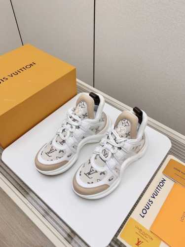 出厂 高版本 2024Ss Lv Archlight 驴牌五金休闲运动老爹鞋后增跟高约5.5Cm 大底最高度厚约8Cm 多色入选！ 面料:环保tpu和进口牛拼皮