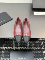 Chanel香奈儿小香新品双C金属扣乐柔软舒适平底单鞋 高品质 这款小单鞋帅气中带着少女的活泼俏皮 将心情与魅力一同拉满 别致又出彩！轻松游走于通勤和休闲场合
