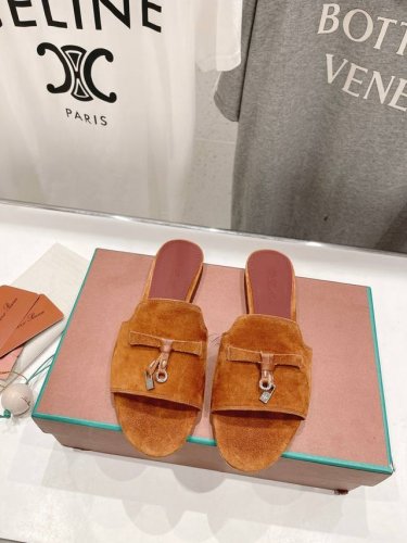 高版本出厂 Loro Piana* Lp 诺悠翩雅2025Ss春夏新款拖鞋 市场顶级品质 极简高级大方～高级而舒适的气息～ 夏天当然就得美美哒～ 上脚柔软舒适度
