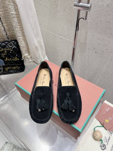 出厂 Loro Piana* Lp诺悠翩雅新款流苏豆豆鞋一脚蹬乐福鞋 简约时尚 脚感超级舒适 一天可以暴走两万步的鞋子 超级百搭款！ 鞋面采用独特针织面料制作工