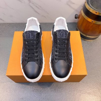Dioor 迪.奥 休闲男鞋 香港专柜新款 潮男休闲鞋上市 意大利进口原版小牛皮配原版专属迪奥面料皮里 欧美大师操刀设计 完美造型打造专柜品质 纯色橡胶耐磨大底