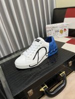 出厂价： 新品dolce&Gabbanadg高端男士运动休闲鞋。顶级专柜原单货。 原版进口牛皮 多种材质拼接设计进口牛皮内里 牛皮垫脚原版tpr弹力大底。 Si
