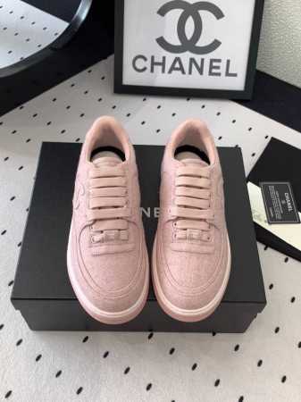 P400 Chanel 新款休闲运动鞋 顶级版本 无敌漂亮又好穿 绝对仙女款非常轻便 配色高级耐看百搭必备款 鞋面：特殊材料加泥子布 羊皮垫脚 原版Tpu大底 - 点击图像关闭