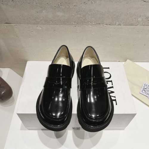 出厂 顶级版本 LOEWE 罗意威 23秋冬新款乐福鞋 新品 实力来袭 圆头圆脑的鞋头可可爱爱 一鞋两穿 后跟可踩下当英伦拖 超好搭配 上脚软软糯糯 超级无敌舒