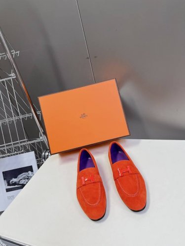 Hermes 爱马仕经典热卖代购级乐福鞋 穆勒单鞋 海外代购买手货源，纯原定制 韩国客过毒验收 1一级定制胎牛皮面料，马克缝线 纯手工滚边 2混种羊皮内里 垫脚