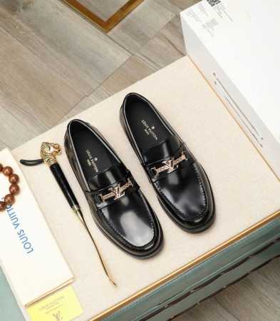 实价 水染牛里 Louis Vuitton* 高端 路易威登 年专柜最新款 正装商务皮鞋原版最高品质！进口意大利小牛皮面料牛皮内里 原版大底 正装码数:3844 - 点击图像关闭