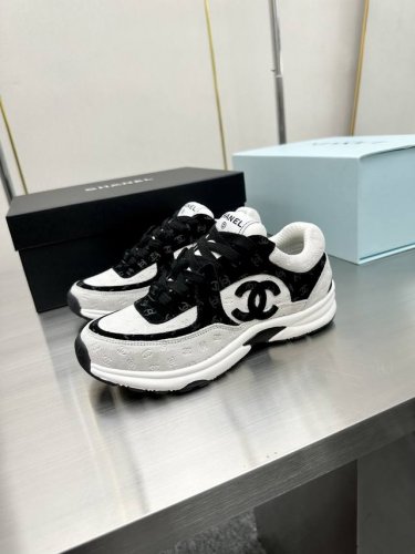 橙子出厂价p chanel 香奈儿经典款 网面透气小白鞋 休闲运动鞋 各大博主社交日推款 这季新款简直闭眼入 上脚狂好看 率性的休闲运动风 演绎香奈儿的时髦女性