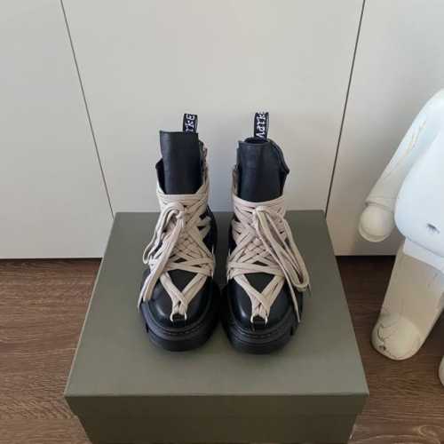 470 Rickowens 欧文斯Xdr.Martens 联名款绑带厚底增高马丁靴 全黑Look暗黑系是真的又帅又高级 这双 Rick Owens 的马丁靴真