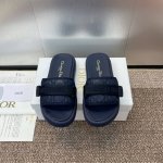 工厂价 迪奥 Dior 2024春夏走秀新款 Iviera Evolution魔术贴织带厚底休闲女鞋 Cd立体刺绣字母logo藤格纹露趾凉拖鞋 明星同款拼色平底