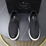 品牌 普拉达prada 标准码 男码38 44 45可以定做 等级 官网同款 高品质男鞋 材料 原版品牌布匹 搭配柔软羊皮内里 原版防滑耐磨橡胶轻便大底 款式类
