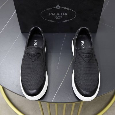品牌 普拉达prada 标准码 男码38 44 45可以定做 等级 官网同款 高品质男鞋 材料 原版品牌布匹 搭配柔软羊皮内里 原版防滑耐磨橡胶轻便大底 款式类