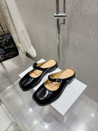 Maisom Margiela mm6马吉拉经典分趾半拖 这双热度超高的单品 必须人手一双入手了 不能错过的单品 炸裂了 独家原版购入开发 不能错过的一款 鞋面 - 点击图像关闭