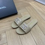 出厂价P P340* 25大爆款！ 专柜 正品级 版本！！ 立马购入！秀款必入系，名模、名媛纷纷购入，上脚绝美尽显婀娜多姿，性感Fefl拉满～遇到买就对啦，本系