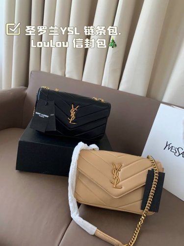 圣罗兰Ysl 链条包. Loulou 信封包 经典包包推荐哦！ 特别百搭的一款哦亲！ 尺寸：24*15