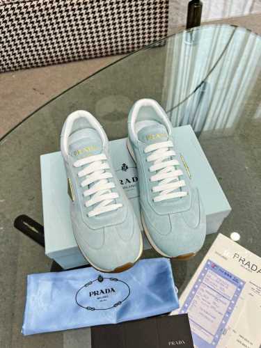 P350高版本 新款Prada 普拉达 高帮专柜同步上市， 新款男鞋、面料精选原版环保皮料，牛反绒。头层进口丝绸内里。原版牛里垫脚！原版开模防滑Pu大底，精美线