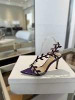 价格： Gianvito rossi 2025 新款拖鞋顶级版本，代购品质！施华洛奇水钻尖头高跟拖鞋，宛如从童话中走来的仙履。施华洛奇水钻璀璨耀眼，如同繁星点点