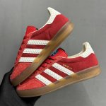 档口现货 公司级 鞋面双拼色 羚羊内训 德训 低帮板鞋 中国红 adidas Gazelle Indoor Trainers 羚羊内训系列低帮复古百搭休闲运动德