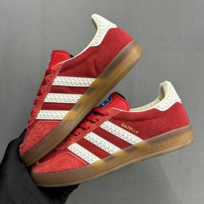 档口现货 公司级 鞋面双拼色 羚羊内训 德训 低帮板鞋 中国红 adidas Gazelle Indoor Trainers 羚羊内训系列低帮复古百搭休闲运动德