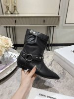 Isabel Marant 伊莎贝尔尖头马鞍扣按扣褶皱平底套筒短靴 铆钉短靴。简约百搭款。材质：鞋面:头层小牛皮 牛反绒。牛皮内里，真皮大底。 码数：35-39