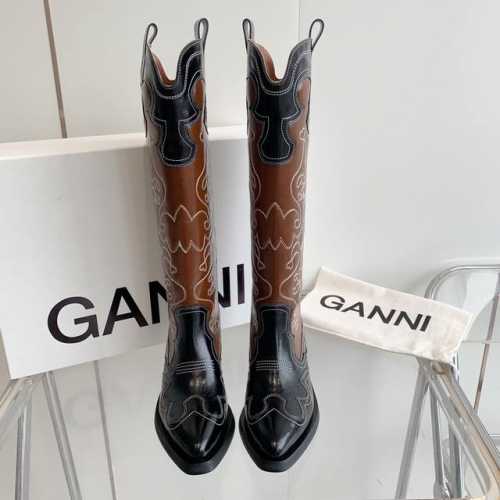 短靴 ￥ 中靴 ￥ 长靴 ￥ Ganni 刺绣复古名族风西部牛仔靴骑士靴！ 宋妍霏同款 GANNI 秋冬必备款 版型超美，上脚百搭。 鞋面：全粒面小牛皮原版1比