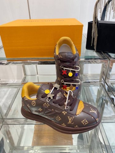 顶级版本 女款 男款 配饰60 louis Vuitton 25Ss新品 萌嘟嘟的运动鞋 pharrell Williams与Louis Vuitton合作推出