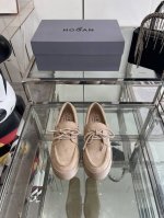 Hogan 新品 H-Wrap系列H681绑带乐福鞋 Hogan这款麂皮一脚蹬采用柔软麂皮材质 贴合脚型 穿脱方便 记忆泡沫内里 上脚超舒服 一脚蹬厚底鞋又显腿
