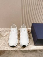 男款 225 # 迪奥 Dior Chrono新款休闲弹力莱卡针织运动鞋 再次演绎了迪奥酷时尚的理念 幸运星为你加持好运 全新的Eva鞋底超轻超软 size 男