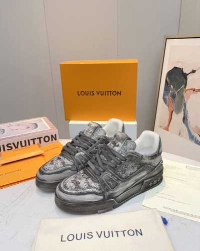 情侣款LV水洗板鞋，顶级版本水洗鞋，LV TRAINER 篮球系列运动鞋，官网限定款复古篮球运动鞋！原版1:1精准复刻、所有细节都完美无瑕！ 鞋面用料独家定制头