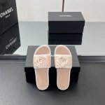 高版本 chanel香奈儿山茶花针织毛线平底拖鞋 chanel 2 春夏新品山茶花系列 这一季山茶花系列真的超美 香奶奶家一贯的优雅名媛气质 高级感十足 上脚非