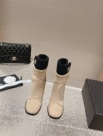 Chanel 23新款袜子靴！ 这个袜靴真的一眼好看 穿上一整个大长腿 款式不会过时的那种！ 鞋面飞织面料 羊皮里 原版大底 Size:35-40