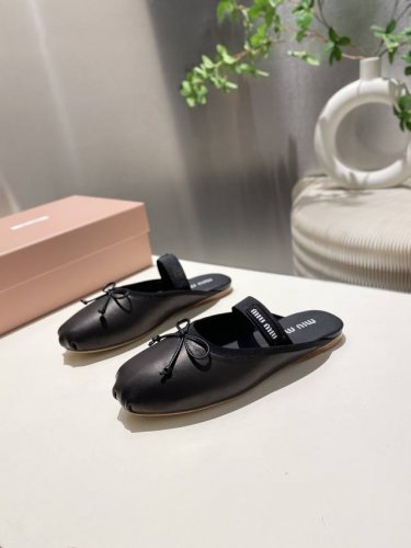 出厂价pp真丝的 羊皮 顶级品质 Miu Miu芭蕾舞平底包头托鞋 2025春夏 全新超美芭蕾鞋原版一比一开发 时尚淑女气质脚背弹力象劲上脚非常方便 鞋面:进口