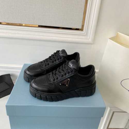 冲量价: 男10 PRADA 222 拉普新达品，实力来袭！众网多同红款，时搭百髦nice品单，大意利专柜代购原版鞋开发，1比1照原足味刻复。年今的主题就是不义