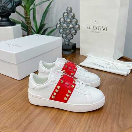 独家顶级版本 长期做货 VALENTINO华伦天奴最新时装周走秀 情侣经典小白鞋 网红名星同款一比一独家私模，重磅来袭，经典款最具特色的3D打印工艺，面料采用丝 - 点击图像关闭