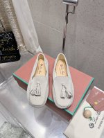 出厂 Loro Piana* Lp诺悠翩雅新款流苏豆豆鞋一脚蹬乐福鞋 简约时尚 脚感超级舒适 一天可以暴走两万步的鞋子 超级百搭款！ 鞋面采用独特针织面料制作工