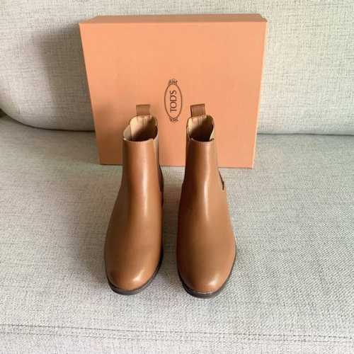 TOD'S 托德斯女士踝靴，2024秋冬新款这款靴子一年可以穿三季！意大利进口的皮质到底有多么细腻，光泽度，国产皮是绝对出不来滴！专柜客供的原产材料！！上脚舒服
