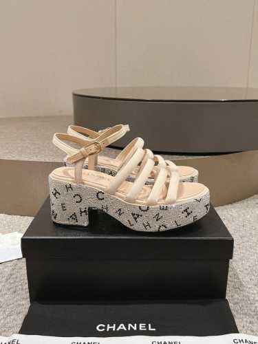 chanel香奈儿ss24 new arrival～ 小香2024春夏新品 坡跟山条带凉鞋，水钻 坡跟 条带 精致简约！ 轻盈灵动，脚感无敌 size：35～4
