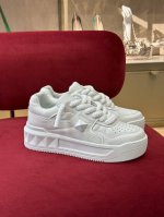 出厂 valenti No Ss23 New Arrival v家 厚底情侣款运动鞋 小牛皮鞋面 质感拉满 上脚真的超好穿又很舒服的 自带增高6公分 而且比往常