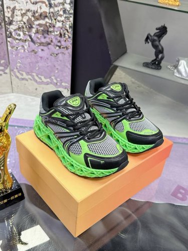 工厂p价p 代购版 迪奥Dior25新款低帮运动鞋 采用进口网眼织物精心制作 搭配曲纹藤格纹注塑橡胶提升格调 全新演绎经典图案 彰显未来主义的风格 鞋舌和正面饰