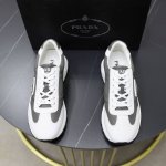 顶级原单 品牌：PRADA 普拉达 标准码：男码38 44 45可以定做 等级：官网同款 材料：原版牛皮 牛皮内里 原版组合双色耐磨柔软大底 款式类别：休闲运动