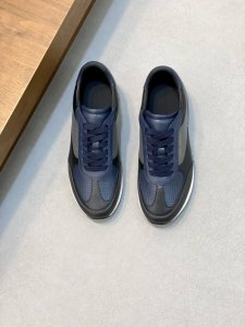 经典款Dolce&Gabbanadg高端男士运动休闲鞋。顶级专柜原单货。 原版进口牛皮 多种材质拼接设计进口牛皮内里 牛皮垫脚原版Tpr弹力大底。 Size：3