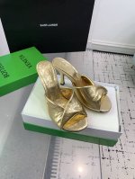 bottega Venetabv Blink系列高跟凉拖鞋！Ins、小红书巨多网红明星上身！真的太美了高级穿着又仙女，简约时髦又有设计感而且非常非常好穿，特别是