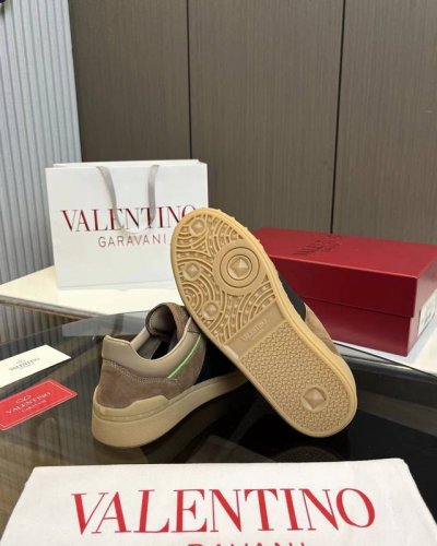 早春24Ss最新款valentino华伦天奴v家新款休闲年轻时尚潮流 情侣款运动鞋 活力十足 不限年龄 上脚非常轻盈舒适 专柜包装 专柜原版购入开发 做货 各种