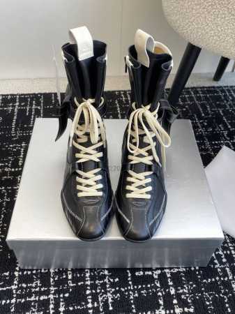 代购级 27Quai 25Ss 春夏新款 走秀款德训 拳击靴 休闲靴 设计理念源于拳击靴和芭蕾舞鞋两者的结合，动感而柔美～体现了纯正的运动元素和混合的魅力 从柔 - 点击图像关闭
