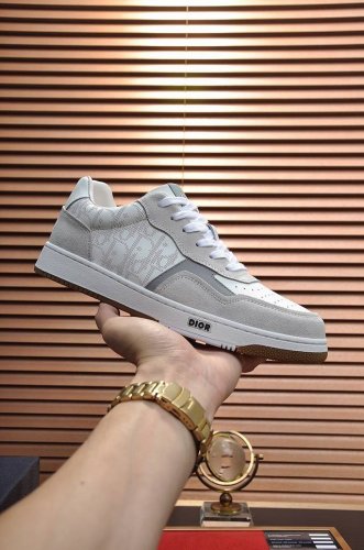 出厂价 Dior 迪奥 官网全球首发 男鞋高端品牌 最新力作：意大利进口原版专用布面料+牛皮+进口羊皮内里原版包头橡胶大底 柔软舒适，让行走更加便捷舒适！尺码: