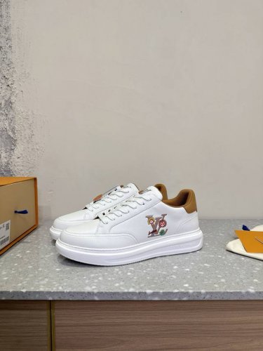 Louis Vuitton 25ss新款 路易威登 小白鞋 休闲鞋 运动鞋驴牌LV路易威登为环保设计情侣鞋Charlie 与Squad运动鞋侧身超大LV log