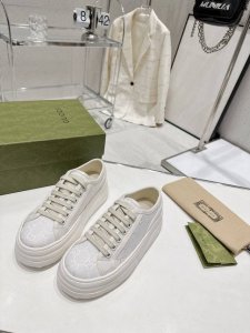 橙子出厂价p gucci 古驰 经典刺绣Gg低帮老花厚底帆布鞋 休闲鞋板鞋 情侣款 重工刺绣追求极致 增高上脚舒适 底轻 面料 特定双G刺绣印花条纹提花织法帆布
