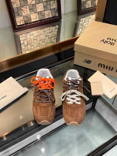 mium*u x new balance联名款运动鞋 原版精准cp！鞋型无限接近，精细工艺制作 年度zui火爆的款式，不需要多说，各种网红明星上脚秀 面料材料牛