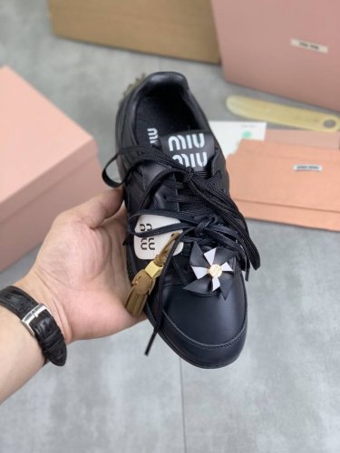 工厂P价P 实价 缪缪Miumiu 2025Vs春夏新款休闲鞋系列 主打最新款 休闲鞋硬货上新 代购级别！高级感十足！国内外博主刷爆的一款，复古又时髦 上脚美炸