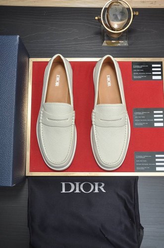 出厂价p 迪奥 Dior 高端货 牛里 原单品质Dior .迪奥 原单代购、高端皮鞋、面料：采用意大利进口牛皮水染牛里 牛皮里特供原版大底、做工精细、实物拍摄S