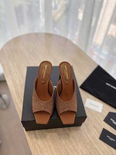 出厂 顶级版本 Saint Lauren* 圣罗兰Ysl 25Ss 春夏全新走秀款满钻高跟鞋凉鞋 唯有Ysl最懂女人心，不接受反驳，超级无敌女人味神器，女人必备